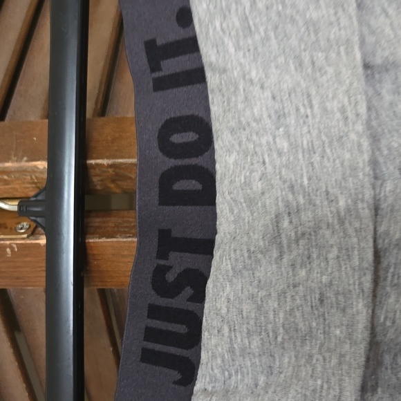 Nike Dry Fit  Women's Gray Shorts  GUC - Picture 6 of 7